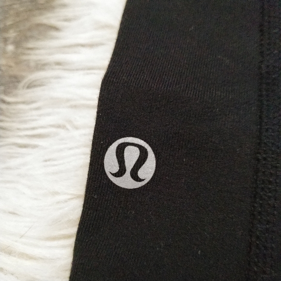 Lululemon Groove Pant 
Black and quilt print sz 6 - Picture 6 of 8